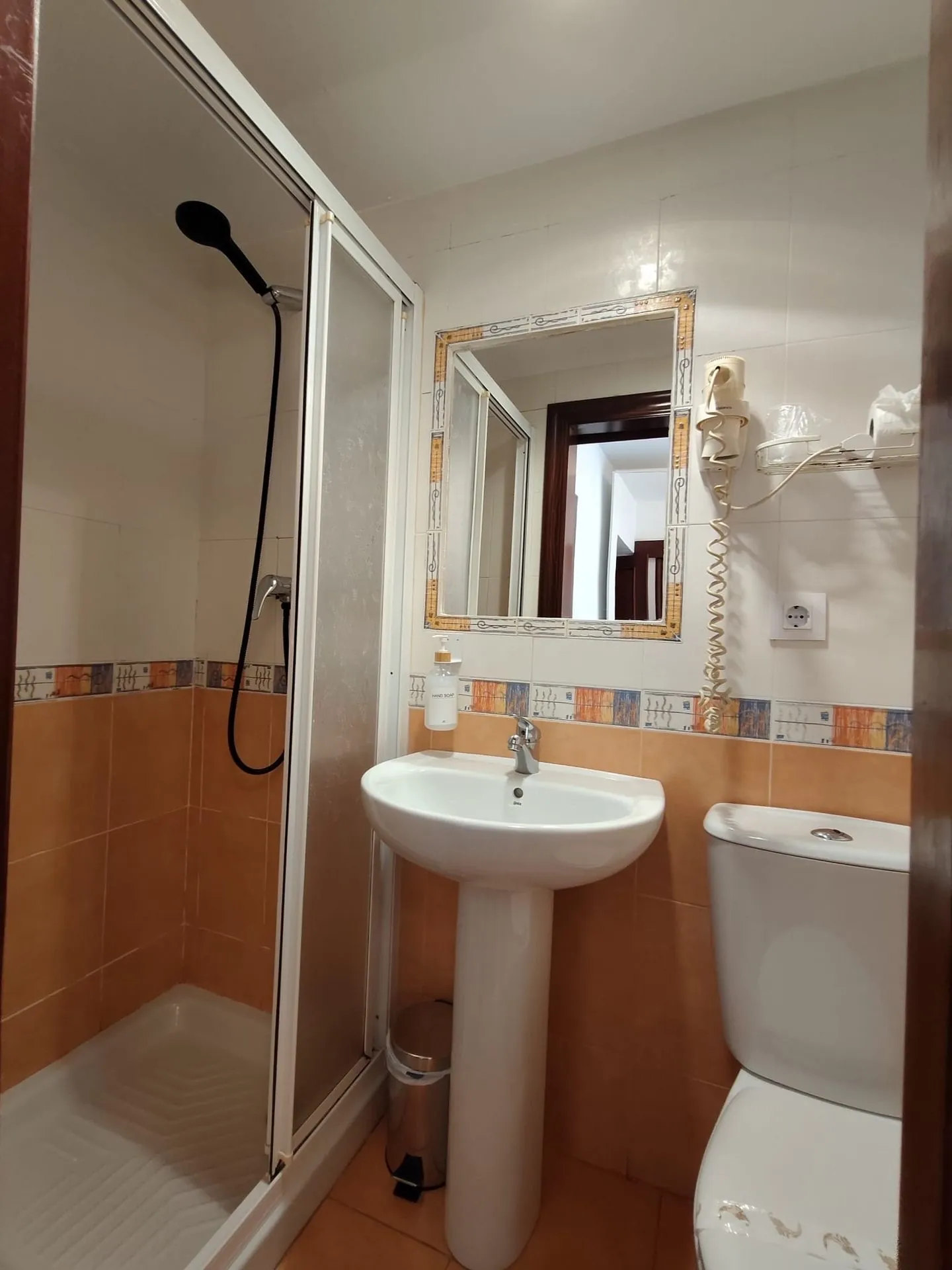 Baño habitación 205